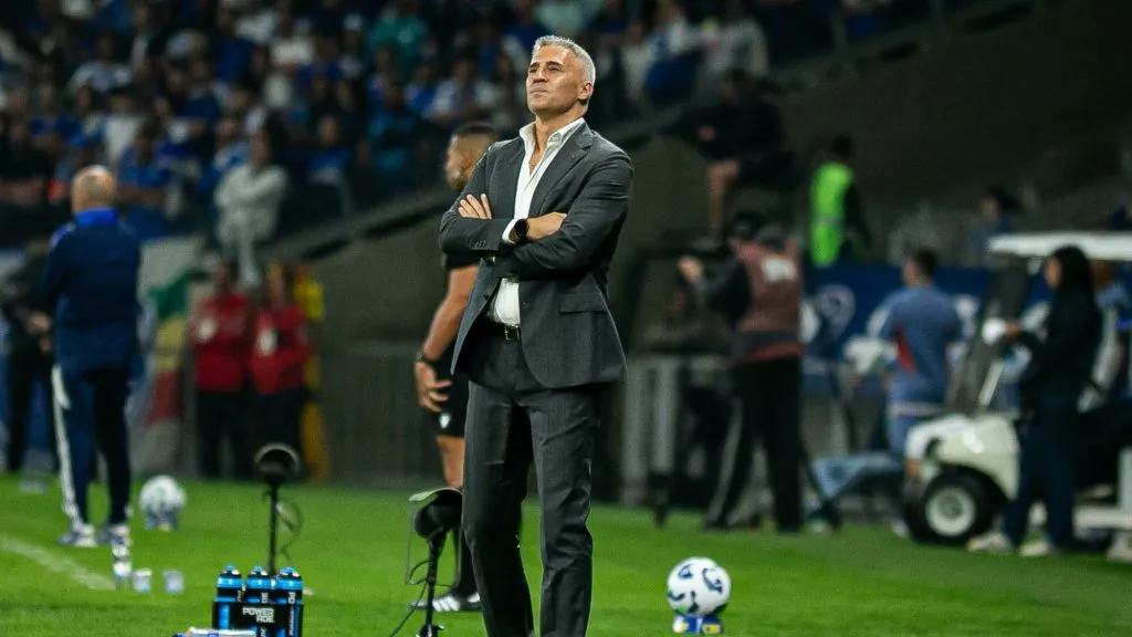 Hernán Crespo busca garantir evolução do São Paulo para avançar na Libertadores – Foto: Fernando Moreno/AGIF