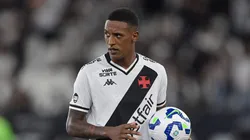 Robert Renan se posiciona através das redes sociais após choque de cabeça