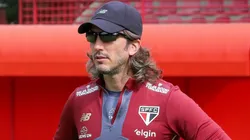 Luis Zubeldía, orientando treino no CT da Barra Funda (Erico Leonan / São Paulo FC)