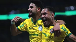 Flaco López e Vitor Roque comemorando gol pelo Palmeiras. Foto: Ettore Chiereguini/AGIF