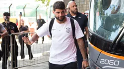 Yuri Alberto jogador do Corinthians durante a chegada da equipe para a partida contra o Sport na Ilha do Retiro em Recife (PE), pelo Campeonato Brasileiro A 2025. Foto: Marlon Costa/AGIF