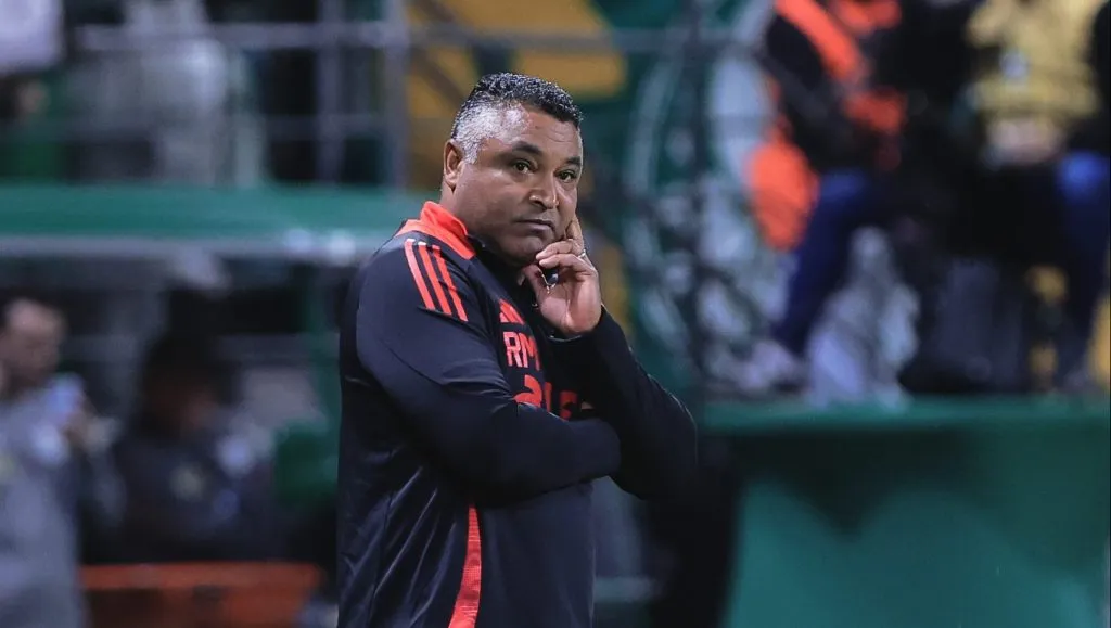 Roger Machado tecnico do Internacional durante partida contra o Palmeiras no estadio Arena Allianz Parque pelo campeonato Brasileiro A 2025. Foto: Ettore Chiereguini/AGIF