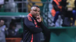 Roger Machado tecnico do Internacional durante partida contra o Palmeiras no estadio Arena Allianz Parque pelo campeonato Brasileiro A 2025. Foto: Ettore Chiereguini/AGIF