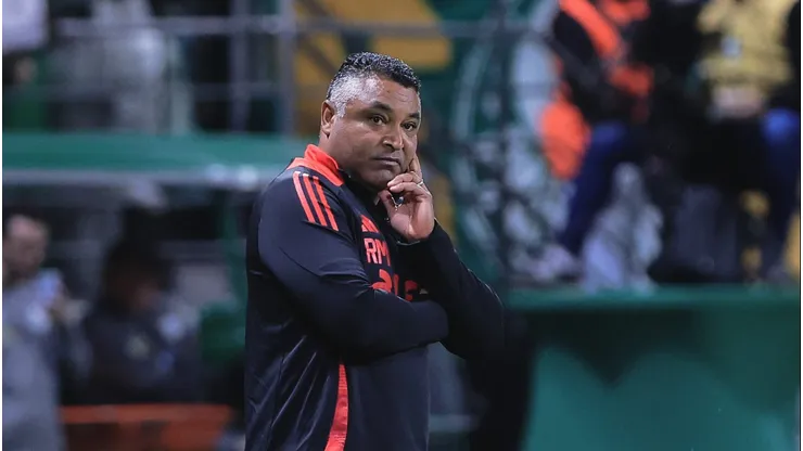 Roger Machado tecnico do Internacional durante partida contra o Palmeiras no estadio Arena Allianz Parque pelo campeonato Brasileiro A 2025. Foto: Ettore Chiereguini/AGIF