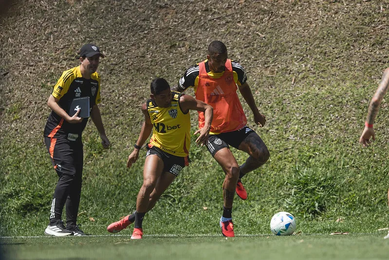 Galo vive fase de cobranças da torcida (Foto: Pedro Souza / Atlético)