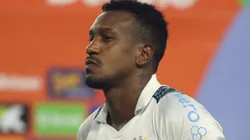 Edenílson durante partida entre CSA e Grêmio, pela Copa do Brasil, no Estádio Rei Pelé.