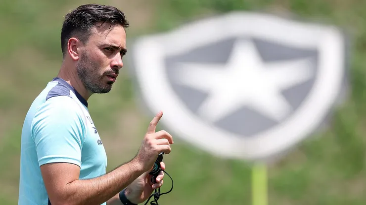 Davide Ancelotti comanda treino do Botafogo (Vitor Silva/Botafogo)
