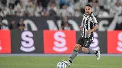 Artur jogador do Botafogo durante partida contra o Bragantino no estadio Engenhao pelo campeonato Brasileiro A 2025. Foto: Thiago Ribeiro/AGIF