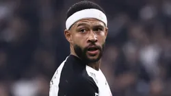 Memphis Depay tem situação indefinida no Timão