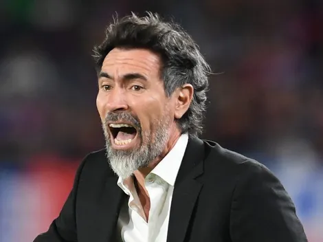 Técnico do Estudiantes se revolta com anulação da expulsão de Plata