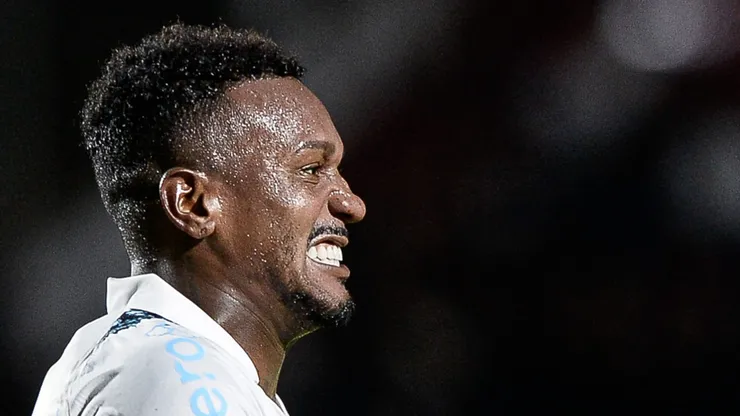 Edenílson, meio-campista do Grêmio
