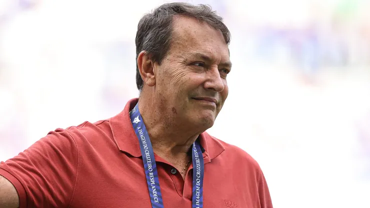 Pedro Lourenço antes da partida entre Cruzeiro e Corinthians