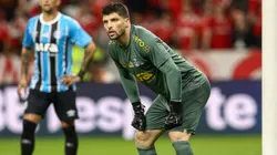 Thiago Volpi, goleiro do Grêmio em partida pelo campeonato brasileiro