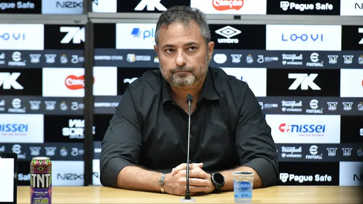 Mattos durante coletiva de imprensa