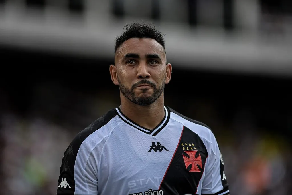 Payet. jogador do Vasco durante partida contra o Botafogo no estadio Engenhao pelo campeonato Carioca 2024. Foto: Thiago Ribeiro/AGIF