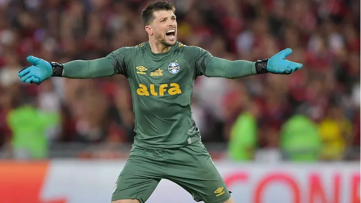 Volpi vem garantindo pontos ao Grêmio com defesas importantes no Campeonato Brasileiro