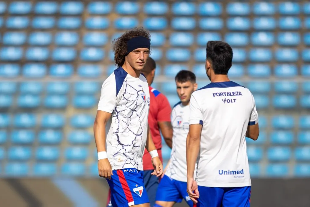 David Luiz jogador do Fortaleza durante aquecimento antes da partida contra o Floresta no estadio Presidente Vargas (CE) pelo campeonato Cearense 2025. Foto: Baggio Rodrigues/AGIF