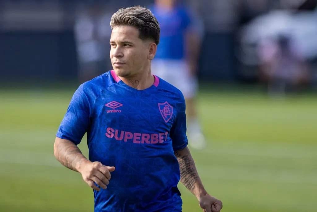 Soteldo, jogador do Fluminense durante aquecimento antes da partida contra o Bragantino no estadio Cicero De Souza Marques pelo campeonato Brasileiro A 2025. Foto: Joisel Amaral/AGIF