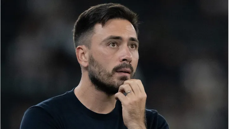 Davide Ancelotti faz mudança tática após perder 13 jogadores para jogo contra o Grêmio no Sul.