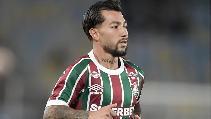 Lucho Acosta ditou o ritmo do meio-campo do Tricolor diante da equipe argentina