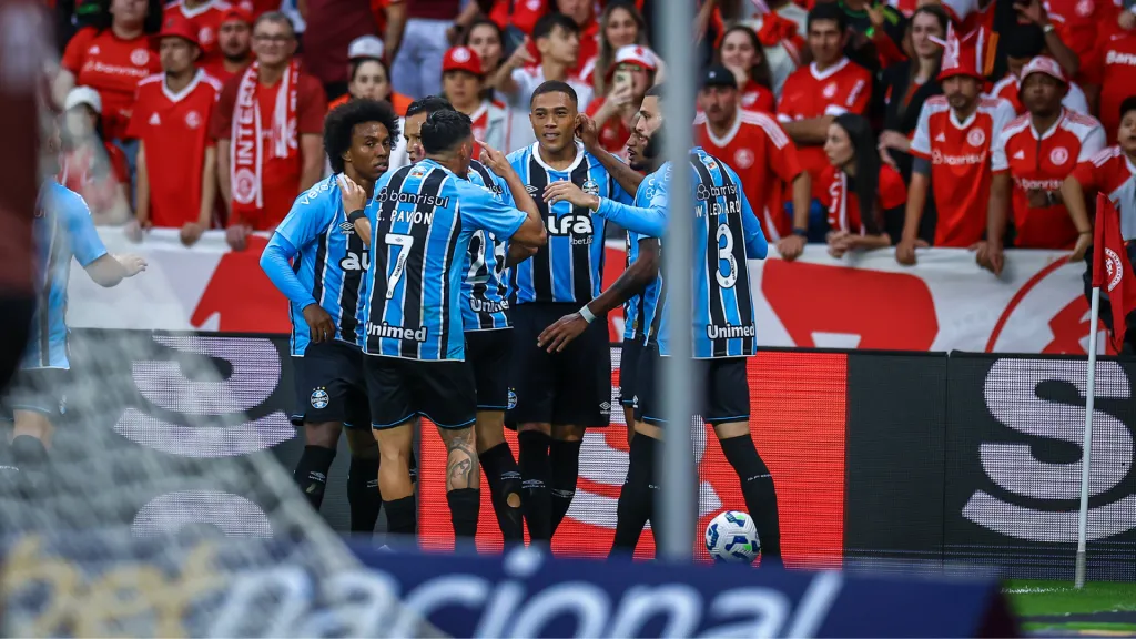 Grêmio comemora vitória contra o Internacional