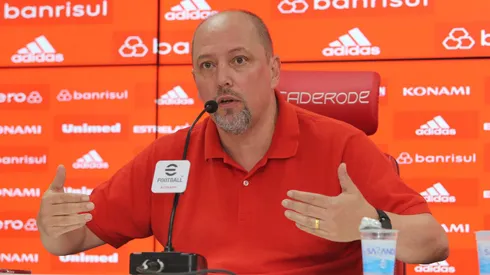 Alessandro Barcellos tem o trabalho criticado após momento conturbado