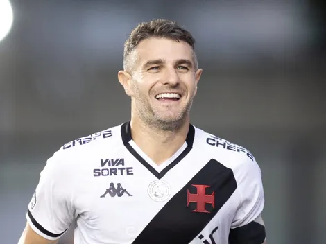 Vegetti marcou apenas 14% dos gols de cabeça em 2025 com Diniz