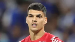 MG - BELO HORIZONTE - 10/08/2025 - BRASILEIRO A 2025, CRUZEIRO X SANTOS - Gabriel Brazao goleiro do Santos durante partida contra o Cruzeiro no estadio Mineirao pelo campeonato Brasileiro A 2025.