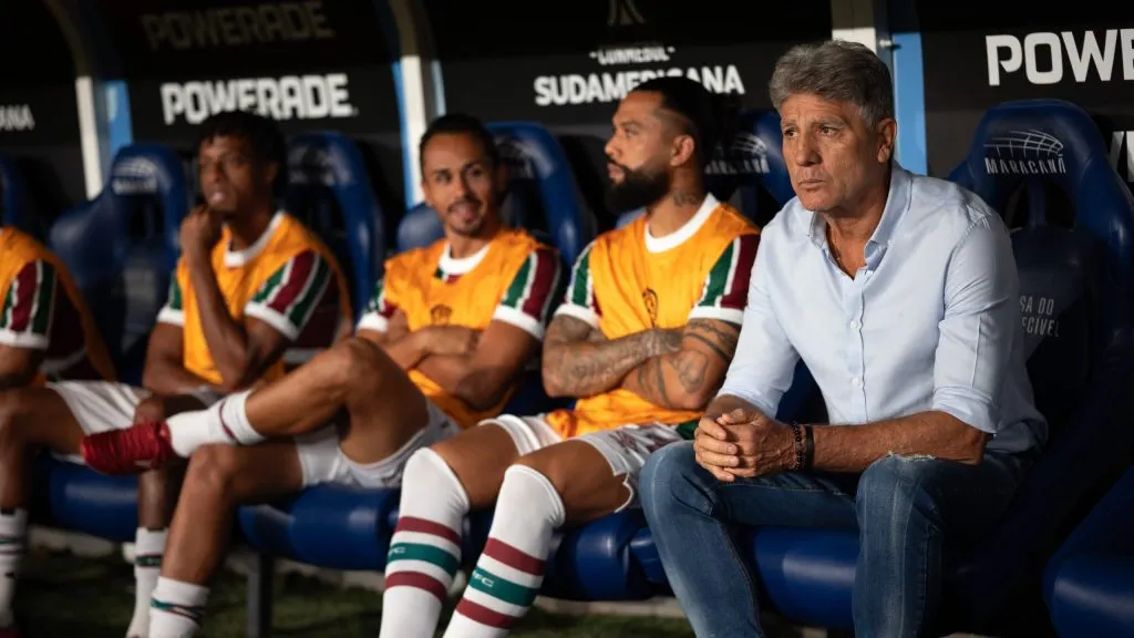 Renato no banco do Fluminense. Foto: Jorge Rodrigues/AGIF