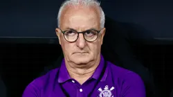 Dorival Júnior precisa melhorar se quiser permanecer em 2026 no Corinthians.
