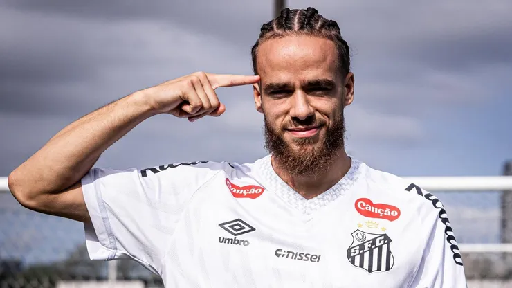 Billal Brahimi é anunciado oficialmente pelo Santos. Foto: Divulgação Santos X