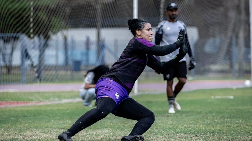 Jogadora do Ceará em treinamento