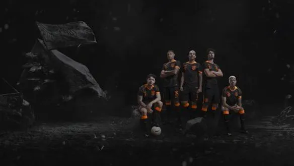 Do lado esquerdo da imagem é possível observar sete peixes desenhados em rocha — Foto: Divulgação/ Nike