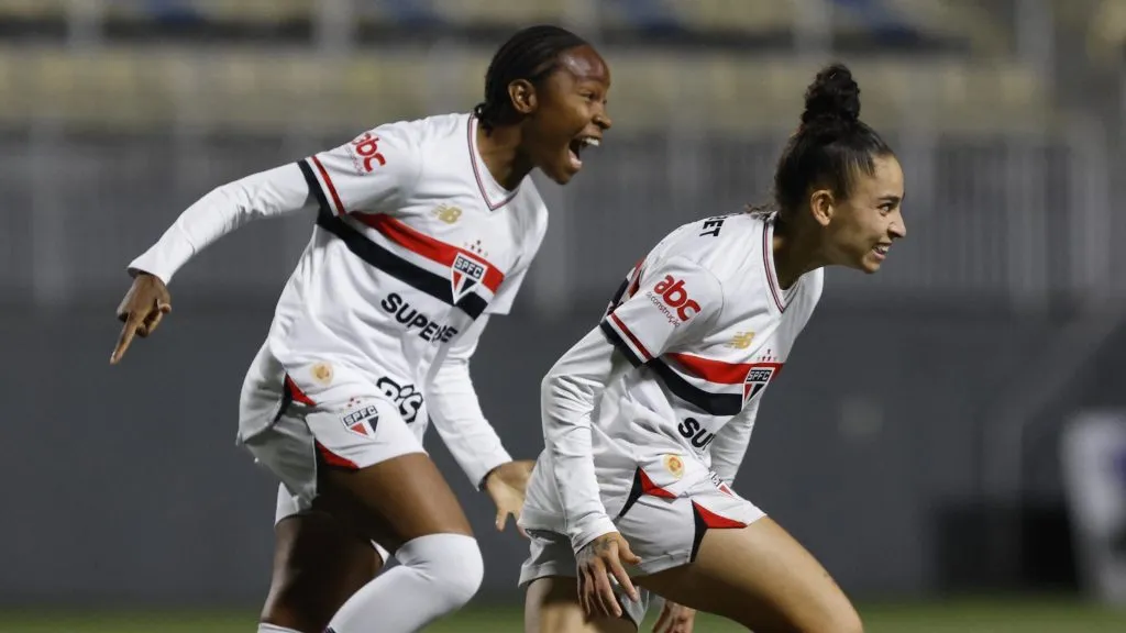 Jogadoras do São Paulo celebram classificação na Copa do Brasil Feminina