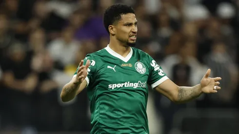 Murilo, zagueiro do Palmeiras em partida pelo campeonato brasileiro