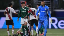 Weverton durante partida contra o River Plate - Foto: Ettore Chiereguini/AGIF