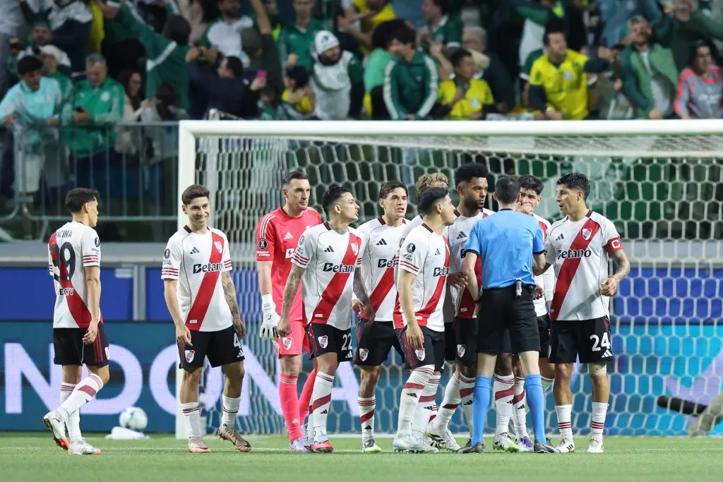 Arbitragem de Andres Matonte em Palmeiras x River gera medo em flamenguistas. Foto: Alexandre Schneider/Getty Images.