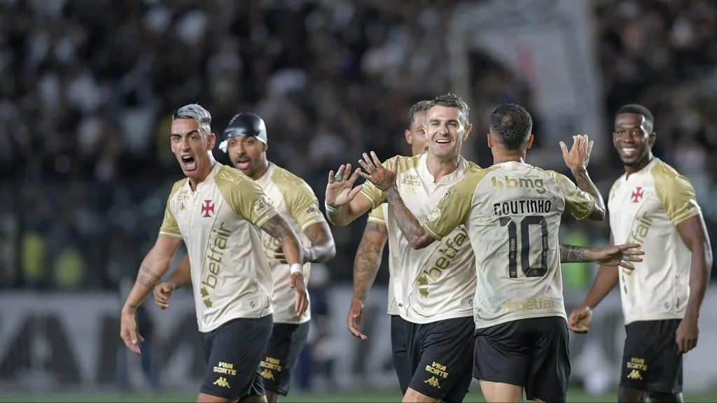 Vasco conquista resultado importante, mas reclama da arbitragem – Foto: Thiago Ribeiro/AGIF