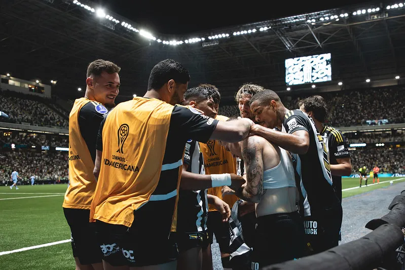 Jogadores do Galo comemoram gol de Bernard (Foto: &nbsp;Pedro Souza / Atlético)
