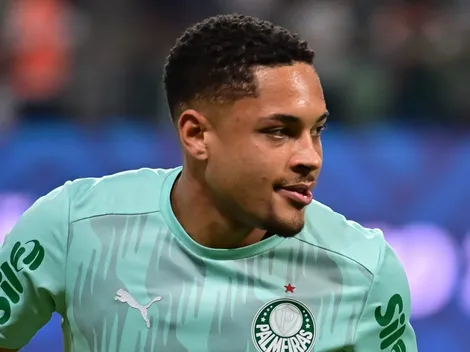 Vitor Roque vira destaque na Espanha após atuação em Palmeiras x River