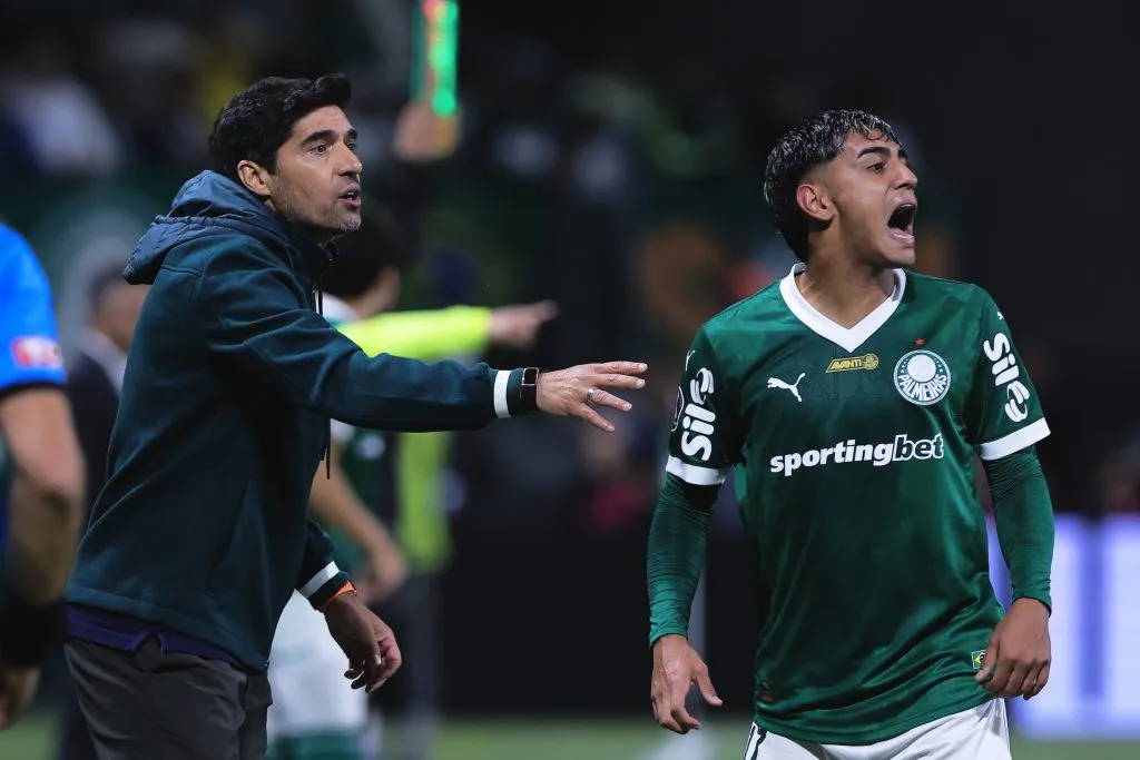 Abel Ferreira tecnico do Palmeiras durante partida contra o River Plate no estadio Arena Allianz Parque pelo campeonato Copa Libertadores 2025. Foto: Ettore Chiereguini/AGIF