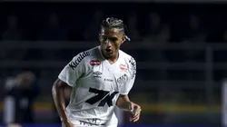 Souza durante jogo na Vila Belmiro.