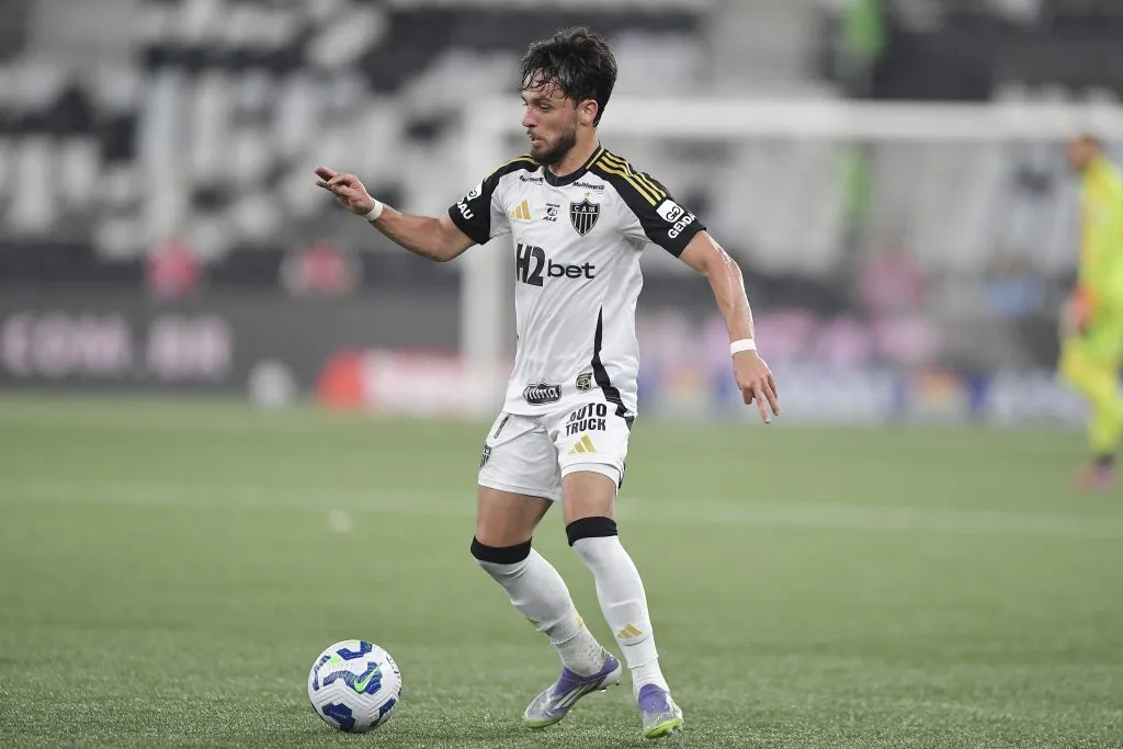 RJ – RIO DE JANEIRO – 20/09/2025 – BRASILEIRO A 2025, BOTAFOGO X ATLETICO-MG – Igor Gomes jogador do Atletico-MG durante partida contra o Botafogo no estadio Engenhao pelo campeonato Brasileiro A 2025. Foto: Thiago Ribeiro/AGIF