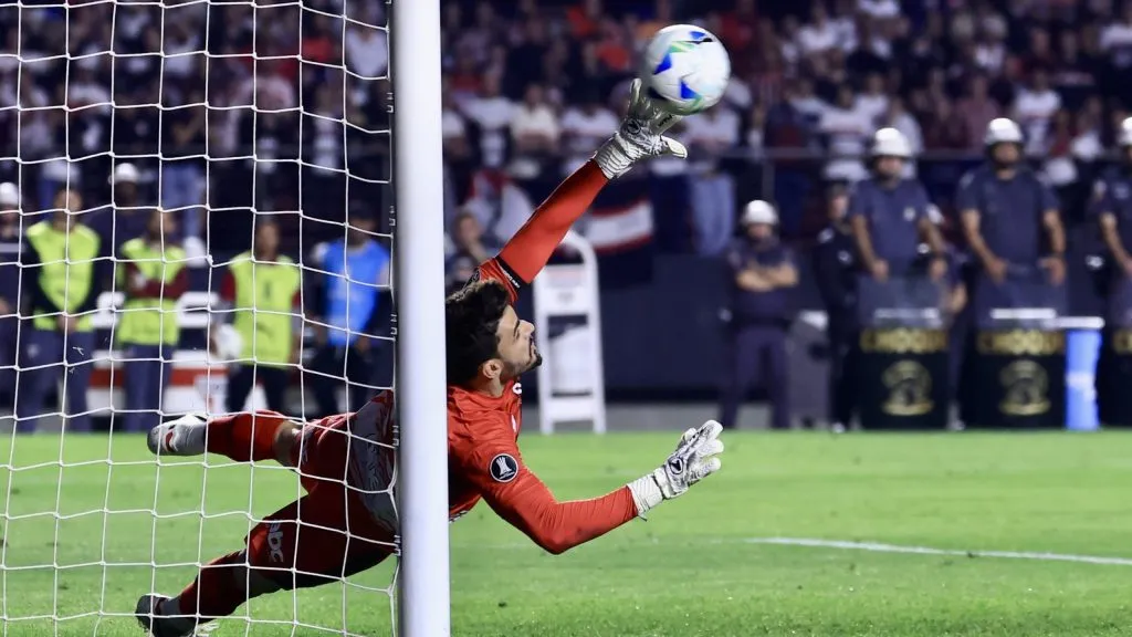Rafael goleiro do Sao Paulo durante partida contra o Atletico Nacional no estadio Morumbi pelo campeonato Copa Libertadores 2025. Foto: Marcello Zambrana/AGIF