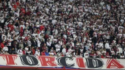 Torcida do São Paulo vai precisar comparecer na Vila Belmiro - Foto: Marlon Costa/AGIF.