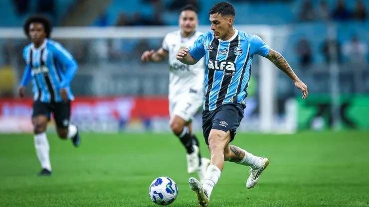 Pavón foi titular contra o Botafogo em partida realizada nesta quarta-feira (24).
