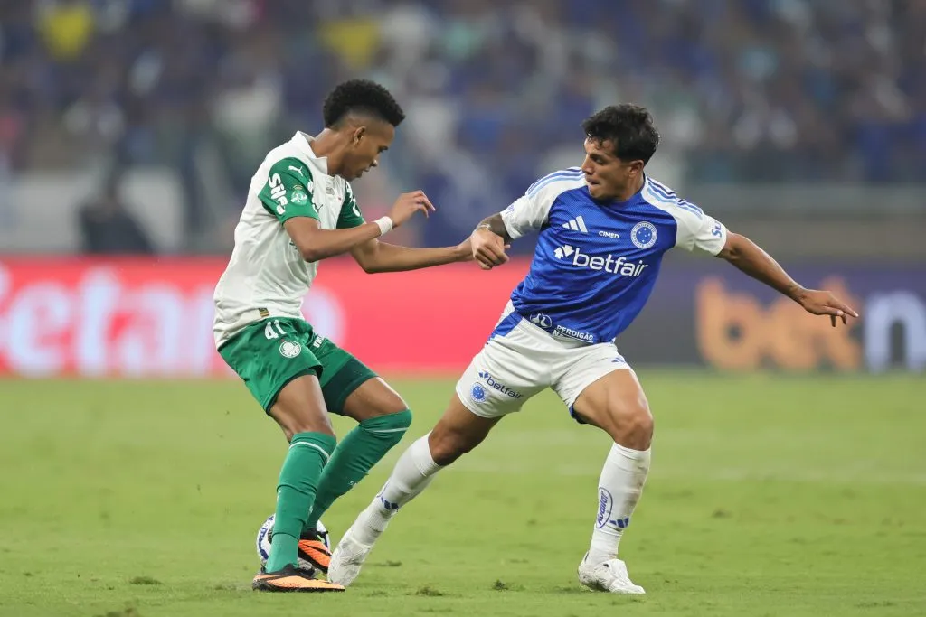 Romero em ação pelo Cruzeiro. Foto: Gilson Lobo/AGIF
