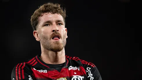 Léo Pereira é titular na zaga do Flamengo. Foto: Jorge Rodrigues/AGIF