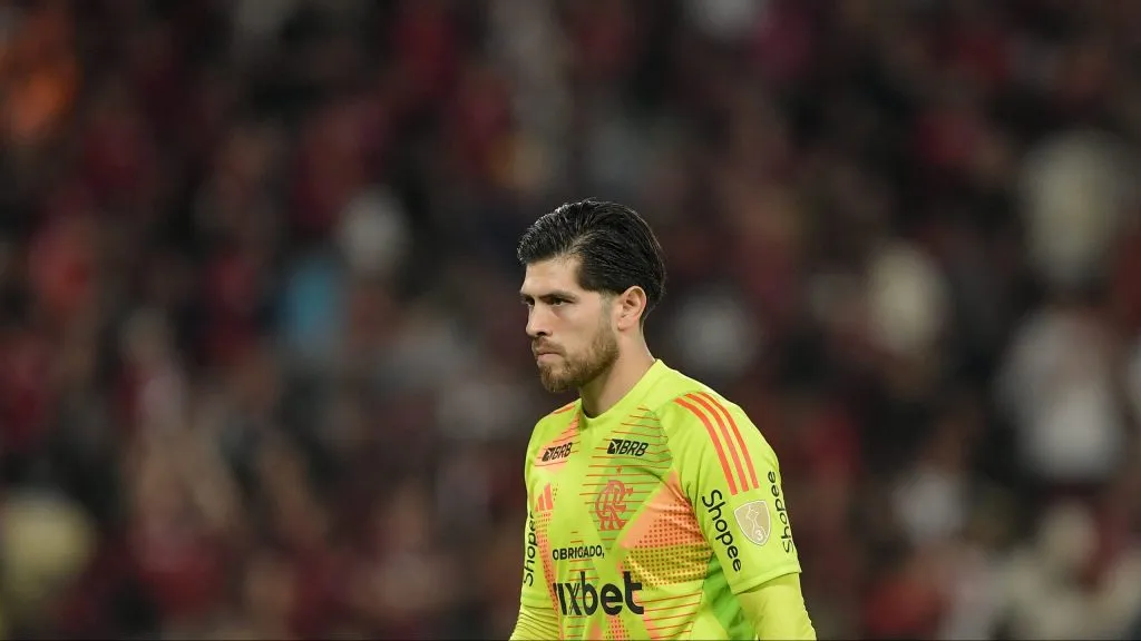 Rossi goleiro do Flamengo durante partida contra o Internacional no estadio Maracana pelo campeonato Copa Libertadores 2025. Foto: Thiago Ribeiro/AGIF