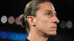 Filipe Luís não teve uma de suas melhores noites na Libertadores em La Plata contra Estudiantes